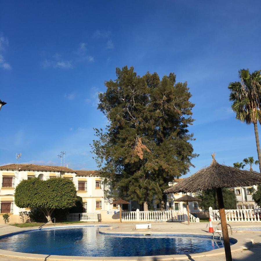 El Mirador, Villamartin, Refurbished,Cot To Hire, Wifi, Pool, Parking Вільямартін Екстер'єр фото