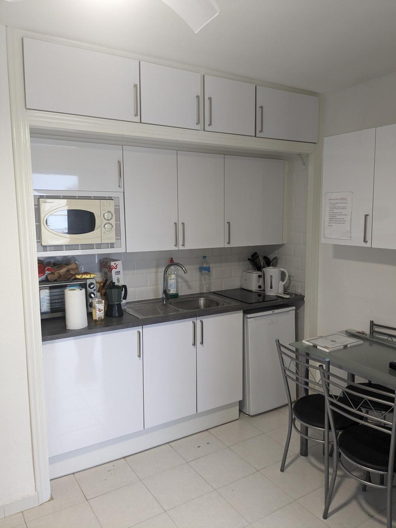 El Mirador, Villamartin, Refurbished,Cot To Hire, Wifi, Pool, Parking Вільямартін Номер фото