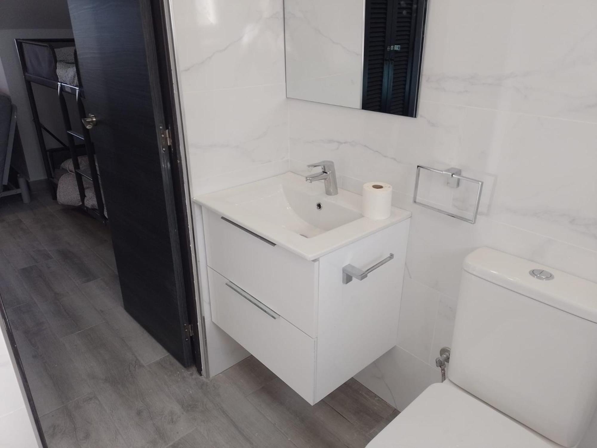 El Mirador, Villamartin, Refurbished,Cot To Hire, Wifi, Pool, Parking Вільямартін Номер фото